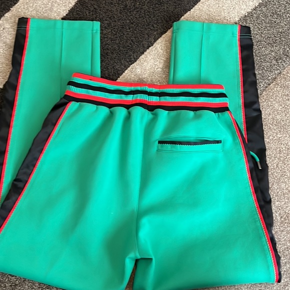 Jordan air size small - Picture 3 of 5